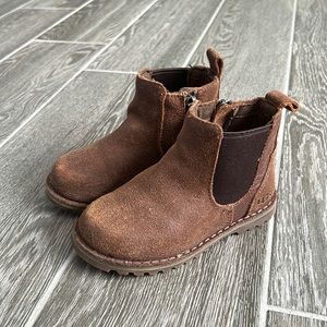 UGG Chelsea boots